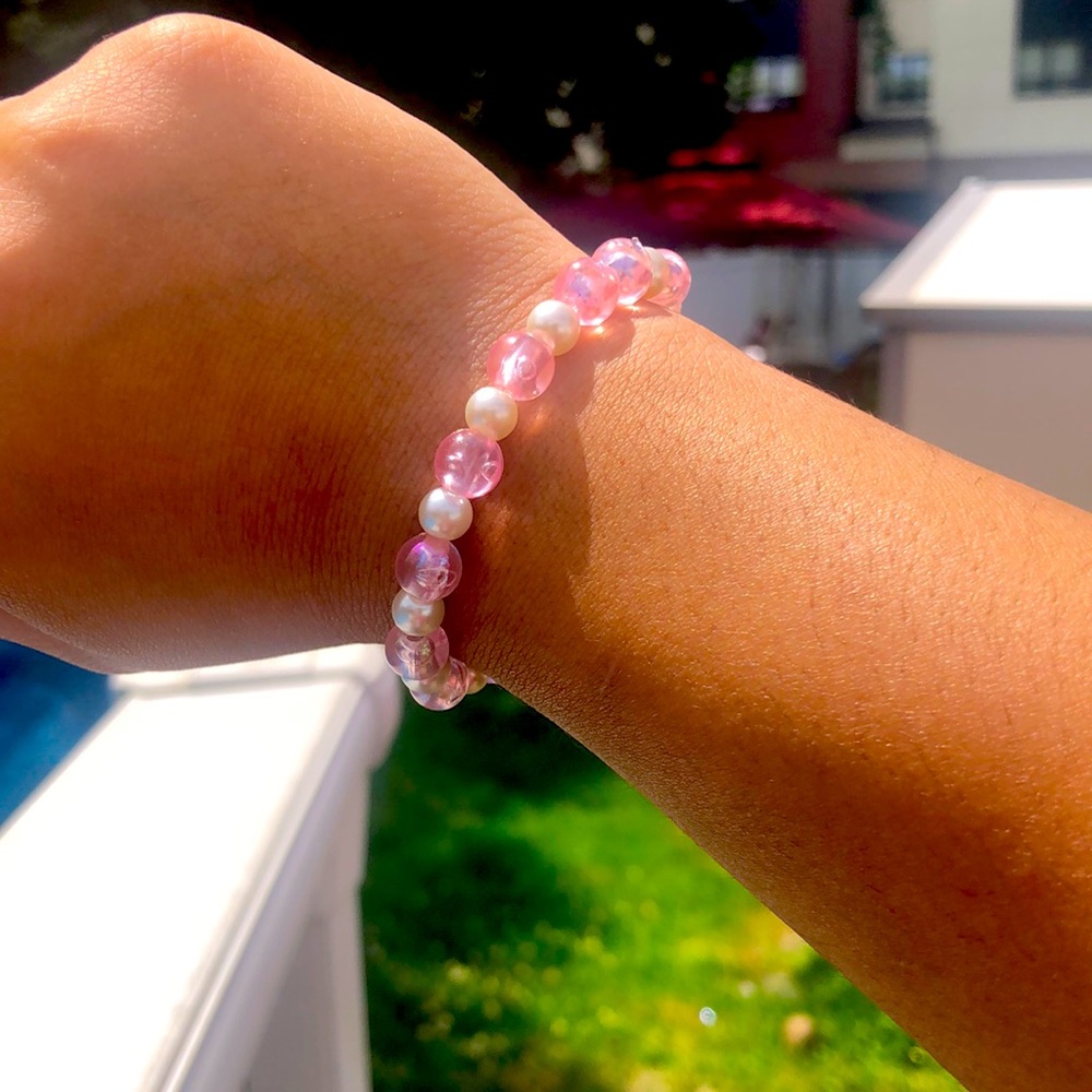Cute pink pearls bracelet